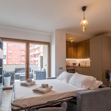 Aurealiving - Trastevere Suite With Rooftop & Gym, Your Place In Roma Exterior foto