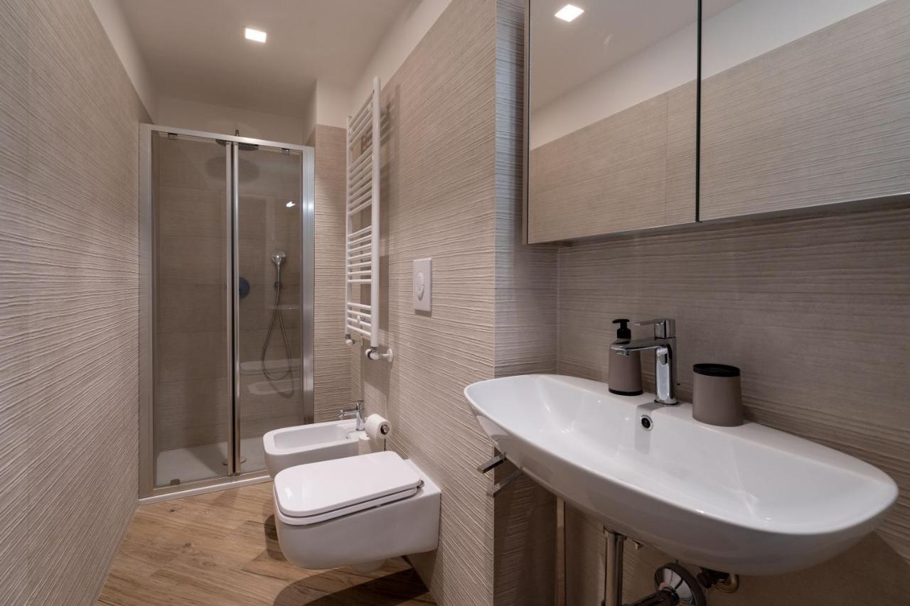Aurealiving - Trastevere Suite With Rooftop & Gym, Your Place In Roma Exterior foto