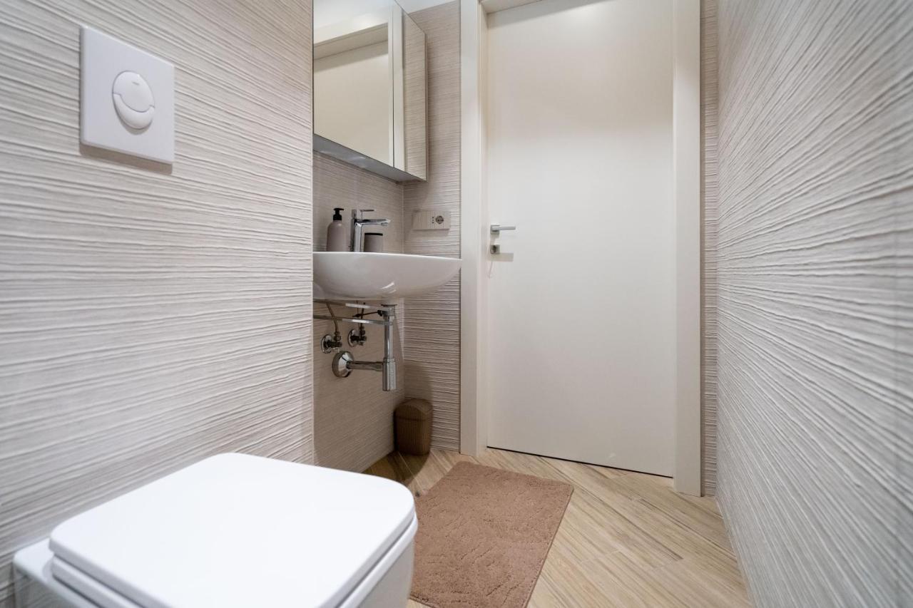 Aurealiving - Trastevere Suite With Rooftop & Gym, Your Place In Roma Exterior foto