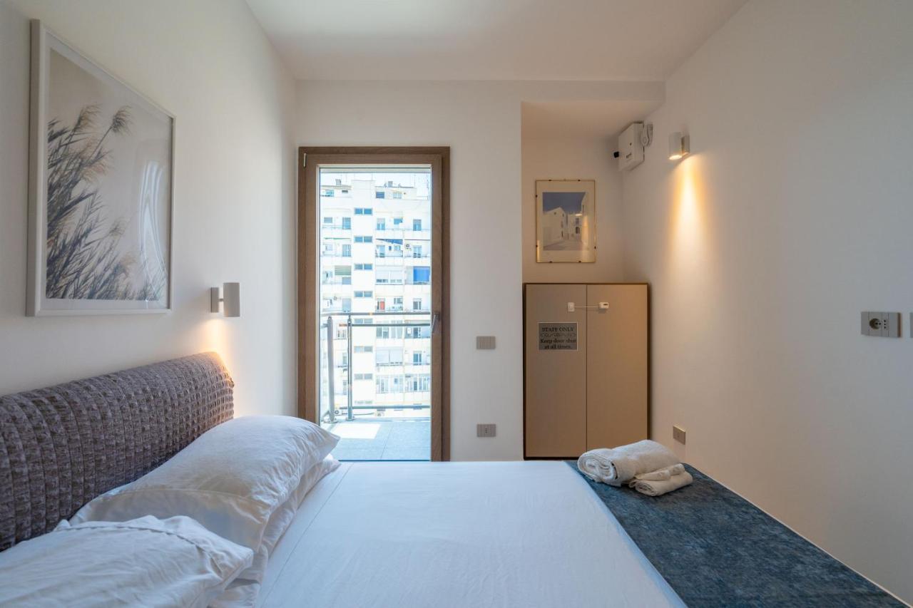 Aurealiving - Trastevere Suite With Rooftop & Gym, Your Place In Roma Exterior foto