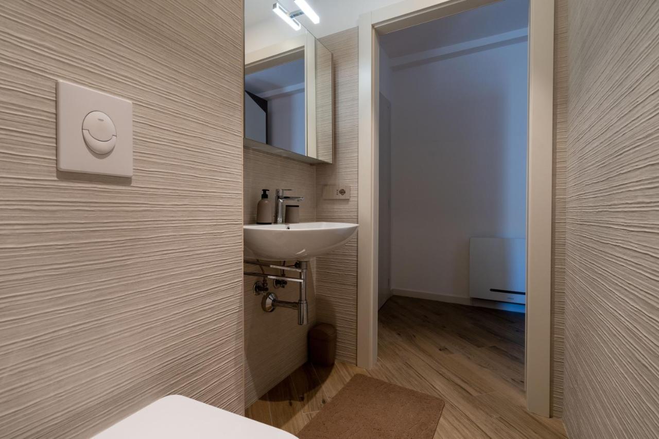 Aurealiving - Trastevere Suite With Rooftop & Gym, Your Place In Roma Exterior foto