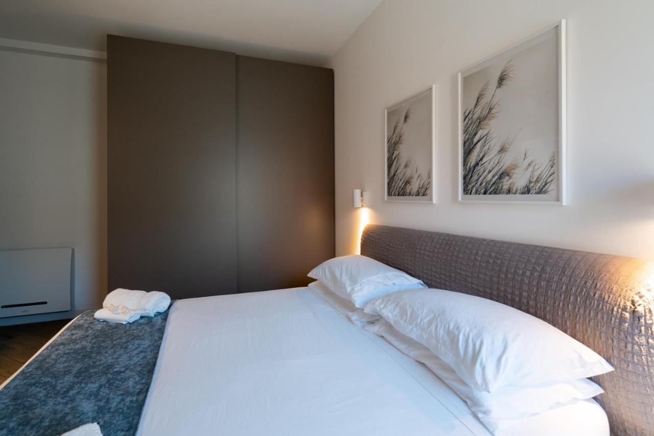 Aurealiving - Trastevere Suite With Rooftop & Gym, Your Place In Roma Exterior foto